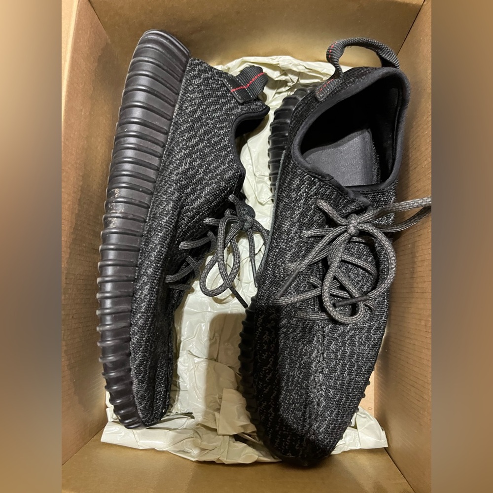 Yeezy 350 v1 black pirate size 10 - Picture 3 of 7